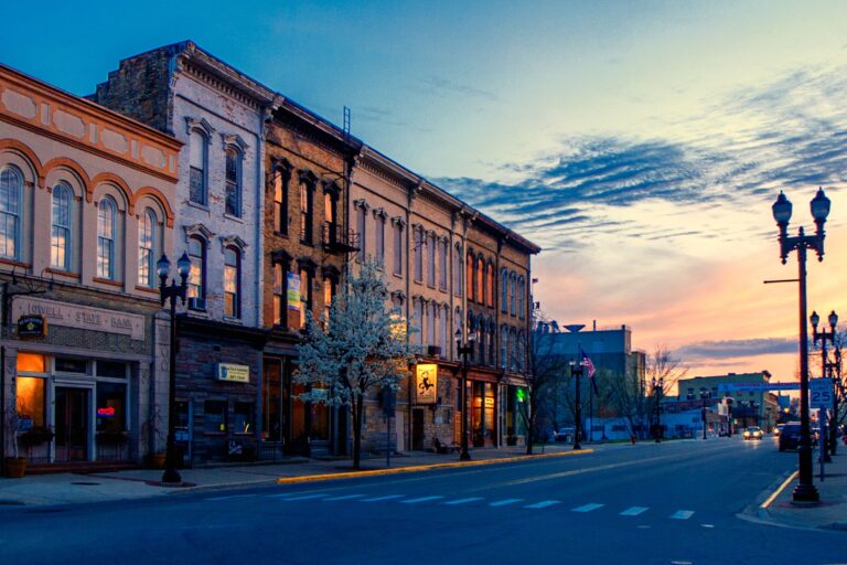 Image of downtown Lowell MI